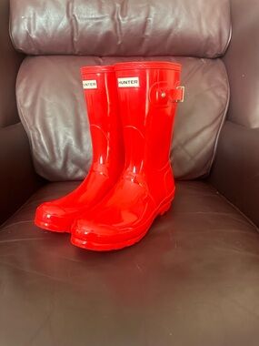 Hunter Bright Pink/Red Gloss Rain Boots